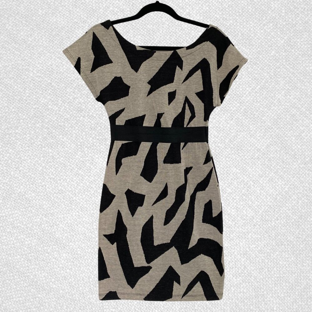 Forever 21 Gray Black Geometric Mini Dress Round Neck Elasticated Waist Size S - Picture 1 of 8